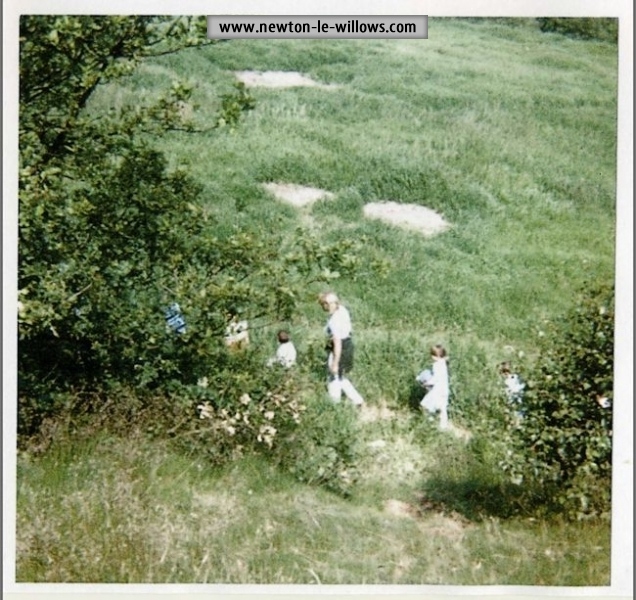 Castle Hill -school children touring the excavations